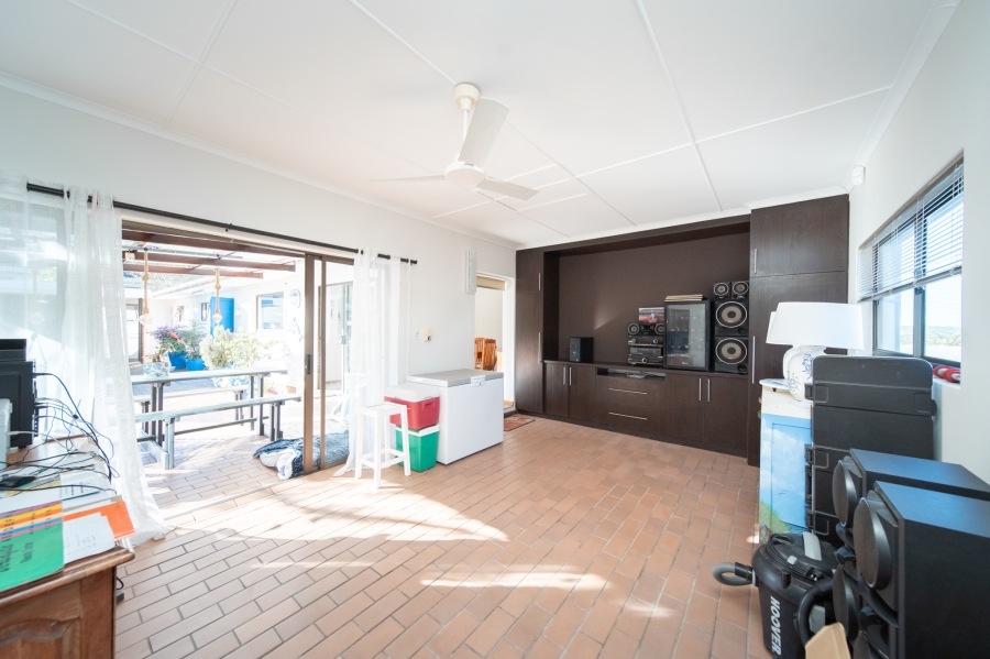 4 Bedroom Property for Sale in Bonza Bay Eastern Cape